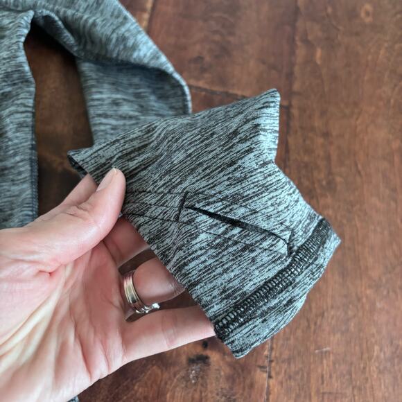 Cuddl Duds Climate Right Women's Small Shirt Long Sleeve Gray Thumb Holes - Picture 4 of 5